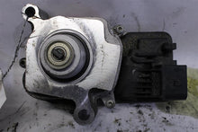 Load image into Gallery viewer, TRANSFER CASE ACTUATOR MOTOR 228I 320i 328D 328i 328I GT 335i 335i 10-17 - 1160697
