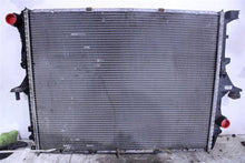 Load image into Gallery viewer, RADIATOR Audi Q7 2007 07 2008 08 2009 09 2010 10 - 1161646
