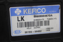 Load image into Gallery viewer, ECU ECM COMPUTER KIA SEDONA 2003 2004 2005 - 1165382
