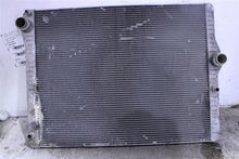 Load image into Gallery viewer, RADIATOR BMW 550i 550i Gt 650i 10 11 12 13 14 15 16 17 18 AT - 1165549
