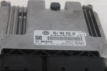 Load image into Gallery viewer, ECU ECM COMPUTER Volkswagen CC Passat 2008 08 2009 09 Auto - 1166801
