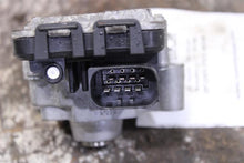 Load image into Gallery viewer, TRANSFER CASE ACTUATOR MOTOR 228I 320i 328D 328i 328I GT 335i 335i 10-17 - 1166951
