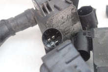 Load image into Gallery viewer, IGNITION COIL E250 Van C250 C300 C350 C63 CL550 CL600 CL63 CL65 11-16 - 1169357
