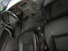 Load image into Gallery viewer, HEADLIGHT WIPER MOTOR Saab 9-3 2002 02 - 592647
