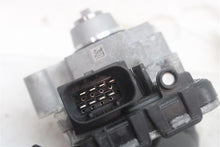 Load image into Gallery viewer, TRANSFER CASE ACTUATOR MOTOR Cayenne 11 12 13 14 15 16 - 1286588
