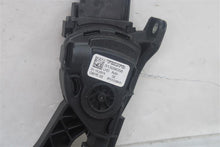 Load image into Gallery viewer, ELECTRONIC PEDAL ASSEMBLY Volvo S60 2016 16 - 1287590
