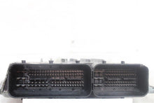 Load image into Gallery viewer, ECU ECM COMPUTER BMW 325i 2006 06 - 1289689
