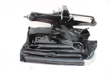 Load image into Gallery viewer, JACK Audi Q3 2015 15 - 1295556

