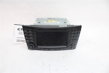 Load image into Gallery viewer, RADIO Mercedes-Benz E320 E500 E55 2004 04 - 1296218
