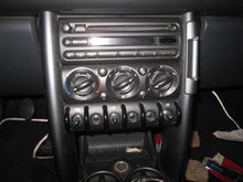 Load image into Gallery viewer, THROTTLE BODY Mini Cooper 2002 02 03 04 05 06 07 - 1142331
