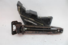 Load image into Gallery viewer, JACK AND TOOLS Volkswagen Touareg 2004 04 - 1307768

