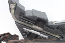 Load image into Gallery viewer, JACK AND TOOLS Volkswagen Touareg 2004 04 - 1307768
