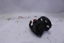 Load image into Gallery viewer, POWER STEERING PUMP Mitsubishi Montero 01 02 03 04 05 06 - 1309570
