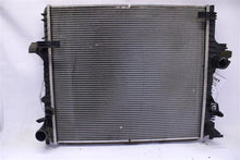 Load image into Gallery viewer, RADIATOR Jaguar Vanden Pl XF XFR XJ XJL XJR 10 11 12 13 - 1315162
