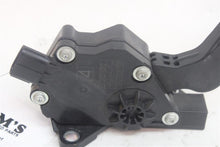 Load image into Gallery viewer, ELECTRONIC PEDAL ASSEMBLY Subaru Legacy 2007 07 - 1315396
