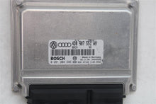Load image into Gallery viewer, ECU ECM COMPUTER Audi A4 A6 Passat 1997 98 99 00 01 02 - 1315498

