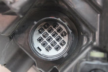 Load image into Gallery viewer, HEADLIGHT LAMP ASSEMBLY Land Rover Discovery 17 18 19 20 Right - 1316601
