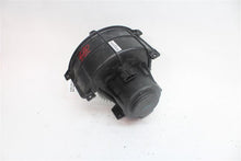 Load image into Gallery viewer, HEATER BLOWER MOTOR Cayenne 2003 03 2004 04 05 06 07 08 09 10 Front - 1322657
