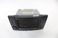 Load image into Gallery viewer, RADIO Mercedes-Benz CLS500 CLS55 E320 E350 E500 E55 2006 06 - 1324354
