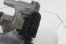Load image into Gallery viewer, WINDSHIELD WIPER MOTOR Cayenne 11 12 13 14 15 16 17 18 - 1325490
