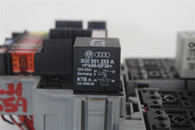 Load image into Gallery viewer, FUSE BOX Porsche Cayenne 11 12 13 14 15 16 17 18 - 1325492
