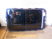 Load image into Gallery viewer, SUNROOF ASSEMBLY Volkswagen Atlas 18 19 20 21 22 - 1330254

