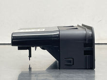 Load image into Gallery viewer, Info-Gps Screen  SAAB 9-3 1999 - NW105809
