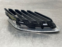 Load image into Gallery viewer, GRILL Saab 9-3 2003 03 2004 04 2005 05 2006 06 07 Right - NW98634
