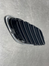 Load image into Gallery viewer, GRILL Saab 9-3 2003 03 2004 04 2005 05 2006 06 07 Right - NW98634
