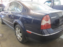Load image into Gallery viewer, FRONT DOOR VW Passat 2001 01 2002 02 2003 03 04 05 Left - 1322582
