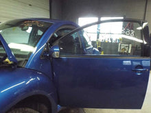 Load image into Gallery viewer, FRONT DOOR GLASS Beetle 1998 98 1999 99 00 01 02 03 04 05 - 10 Right - MRK155078
