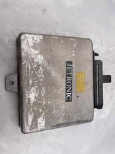 Load image into Gallery viewer, ECU ECM COMPUTER Volvo 240 740 1985 85 86 87 88 - NW62946
