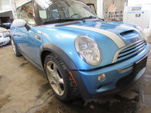 Load image into Gallery viewer, FRONT PASSENGER SEAT BELT LATCH ONLY Cooper Mini 1 2002-2005 - 780808
