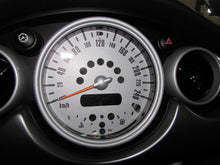 Load image into Gallery viewer, FRONT PASSENGER SEAT BELT LATCH ONLY Cooper Mini 1 2002-2005 - 780808

