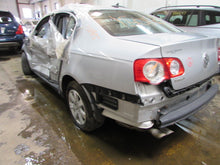 Load image into Gallery viewer, HEADLIGHT LAMP ASSEMBLY Volkswagen Passat 06 07 08 09 10 Left - 772081
