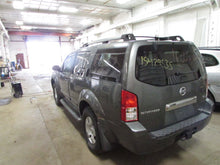 Load image into Gallery viewer, TRANSFER CASE Armada QX56 Pathfinder 2004 04 2005 05 2006 06 2007 07 - 1319299

