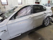 Load image into Gallery viewer, FRONT INTERIOR DOOR TRIM PANEL BMW 550i 2012 12 - 826100
