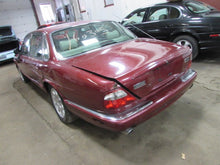 Load image into Gallery viewer, WHEEL Jaguar Xj8 98 99 16&quot; Alloy 10 Triangle Slots - 835981
