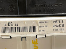 Load image into Gallery viewer, Speedometer Cluster Saturn Vue 2004 - NW161763
