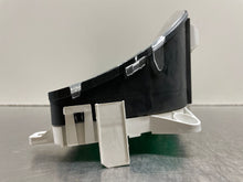 Load image into Gallery viewer, Speedometer Cluster Saturn Vue 2004 - NW161763
