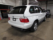 Load image into Gallery viewer, GAS FUEL FILLER LID DOOR BMW X5 2006 06 - 850993
