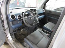 Load image into Gallery viewer, FRONT DOOR Honda Element 03 04 05 06 07 08 09 Right - 872625
