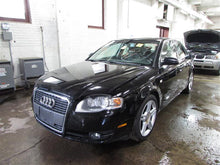 Load image into Gallery viewer, SPEEDOMETER CLUSTER Audi A4 2005 05 - 879343
