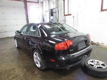Load image into Gallery viewer, SPEEDOMETER CLUSTER Audi A4 2005 05 - 879343
