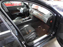 Load image into Gallery viewer, WIPER MOTOR Jaguar XF 2009 09 2010 10 2011 11 2012 12 - 880591
