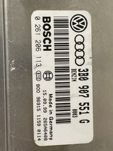 Load image into Gallery viewer, ECU ECM COMPUTER Audi A4 Passat 1999 99 2000 00 01 02 - NW58712
