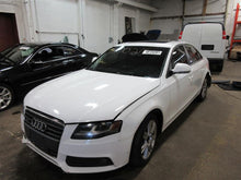 Load image into Gallery viewer, 2009 Audi A4 Floor Shifter - 902141
