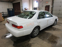 Load image into Gallery viewer, WASHER BOTTLE ES300 Camry 1997 97 1998 98 99 00 01 - 916020
