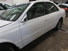 Load image into Gallery viewer, WASHER BOTTLE ES300 Camry 1997 97 1998 98 99 00 01 - 916020
