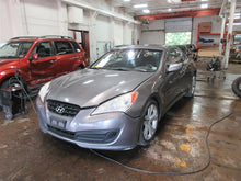 Load image into Gallery viewer, SPEEDOMETER CLUSTER Hyundai Genesis 2009 09 2010 10 - 930226

